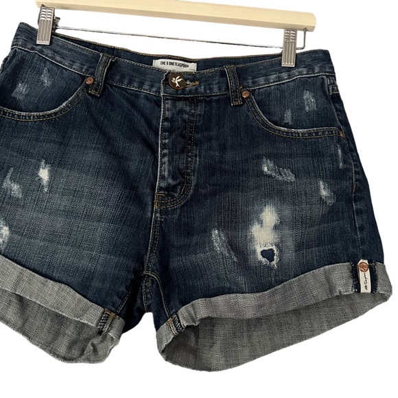 One Teaspoon | Chargers Dark Wash Distressed Cuffed Denim Shorts Size 27 - Picture 4 of 14
